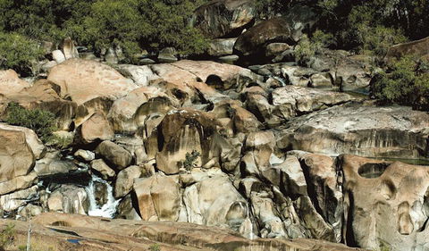 Macintyre Falls Lookout - Accommodation Fremantle 2