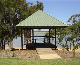 Canoe Point Beach And Parklands - Accommodation Fremantle 2