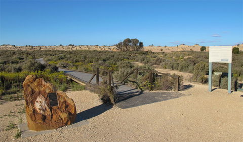 Walls Of China Viewing Platform - Accommodation Fremantle 1