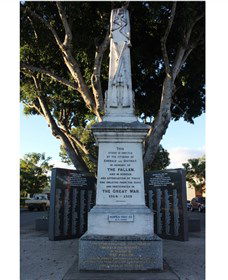 Emerald War Memorial - Accommodation Fremantle 1