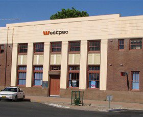 Moree Heritage And Art Deco Guided Walk - Accommodation Fremantle 2