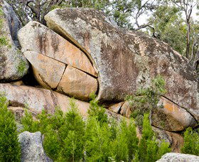Frog Rock - Accommodation Fremantle 0