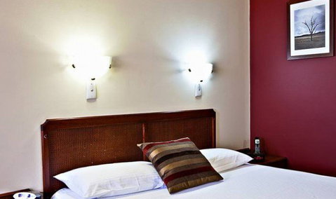 Governor Macquarie Motor Inn - Accommodation Fremantle 5
