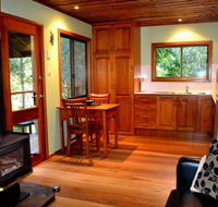 Waterfall Hideout-Rainforest Cabin for Couples - Accommodation Fremantle