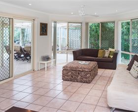 At Theme Park Central Holiday House - Accommodation Fremantle 3