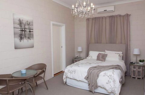 Two Tails Wines - Accommodation Fremantle 4