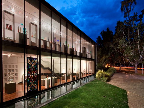 Wagga Wagga Art Gallery - Accommodation Fremantle 2