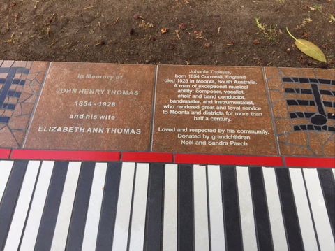 Piano Park Bench, Moonta - Accommodation Fremantle 1