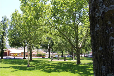 Tallangatta Triangles Park - Accommodation Fremantle 0