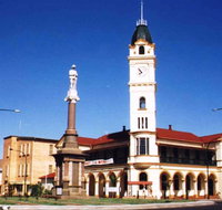 Bundaberg War Memorial - Accommodation Fremantle