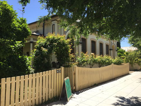 Flora Bank - Historic Home And Gardens - Accommodation Fremantle 1