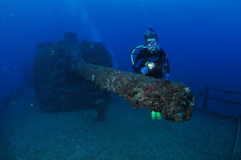 HMAS Brisbane Dive Site - Accommodation Fremantle 1