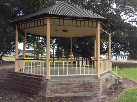 Queen Square, Moonta - Accommodation Fremantle 2