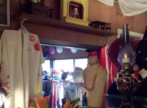 Mauzie's Most Marvellous Vintage - Accommodation Fremantle 2