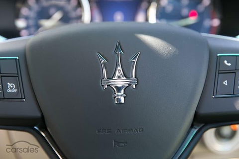 Maserati Quattroporte Limousine Transfer Cairns Airport To City - Accommodation Fremantle 3