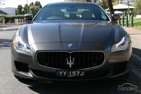 Maserati Quattroporte Limousine Transfer Cairns Airport To City - Accommodation Fremantle 9