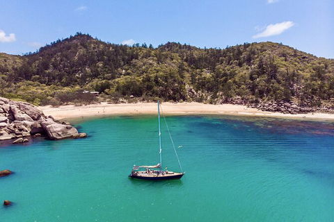 Helicopter And Magnetic Island Sailing - Accommodation Fremantle 6