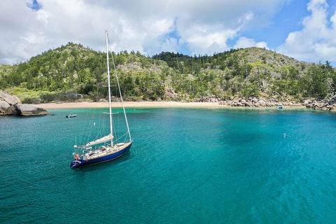 Helicopter And Magnetic Island Sailing - Accommodation Fremantle 8