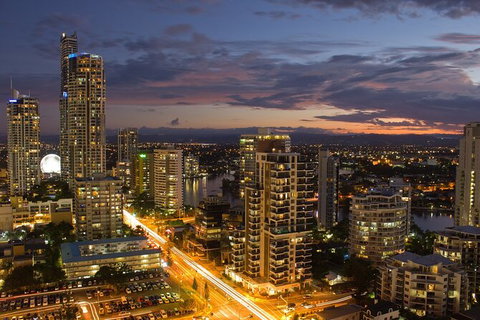 Gold Coast Airport Transfers : Airport OOL To Gold Coast City In Luxury Car - Accommodation Fremantle 5