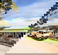 Two Hands Wines 'Flagship Vineyard Experience' - Accommodation Fremantle