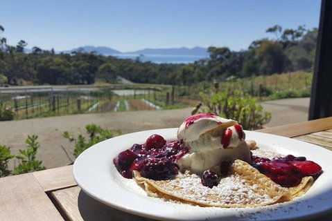Full Day Tour Hobart: East Coast Classic Wine, Beach, Oysters, Seafood & Berries - Accommodation Fremantle 10