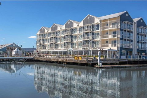 3.5 Hours Walking Guided Tour Of Launceston Highlights - Accommodation Fremantle 2