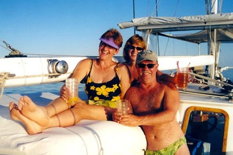 A Whitsunday Luxury Sailing Holiday - Accommodation Fremantle 4