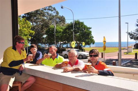 Beach House Hotel - Accommodation Fremantle 2