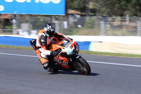 QR Moto Ride Days At Queensland Raceways! - Accommodation Fremantle 1