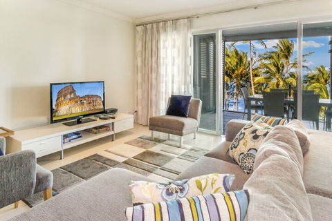 Island Views - Accommodation Fremantle 4