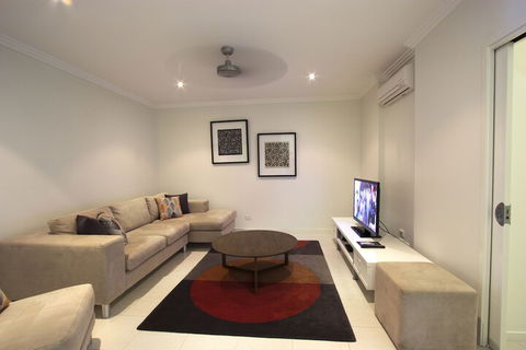 Island Views - Accommodation Fremantle 3