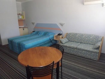 Golden Sands Motor Inn Forster - Accommodation Fremantle 3