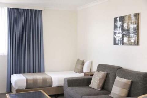 Lodestar Waterside Apartments - Accommodation Fremantle 3