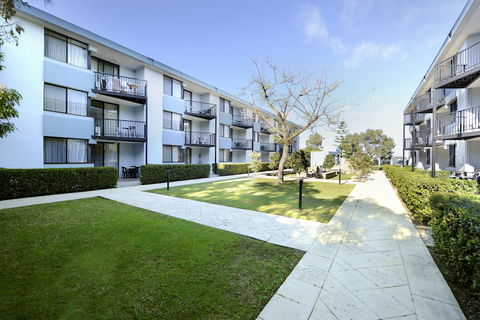 Lodestar Waterside Apartments - Accommodation Fremantle 0
