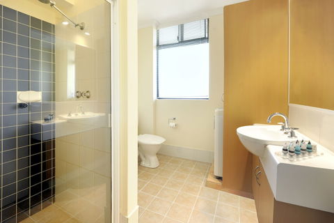 Lodestar Waterside Apartments - Accommodation Fremantle 4