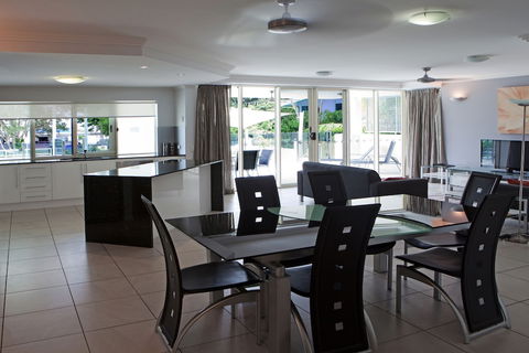 Waters Edge Apartments Cairns - Accommodation Fremantle 3