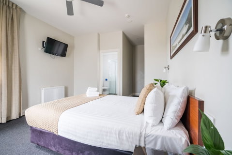 The Huskisson - Accommodation Fremantle 5
