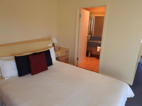 Waves Luxury Suites - Accommodation Fremantle 1
