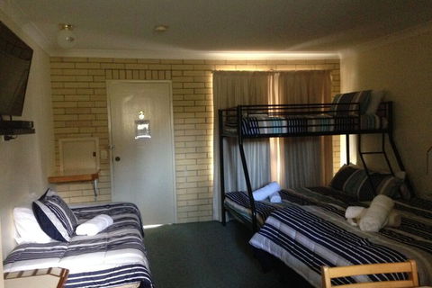 Country Rose Motel Warwick - Accommodation Fremantle 6