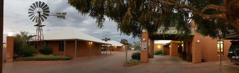 Mud Hut Motel - Accommodation Fremantle 3