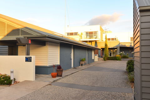 Captains At The Bay - Accommodation Fremantle 3