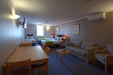 Quest Waterfront Serviced Apartments - Accommodation Fremantle 3