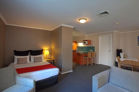 Quest Waterfront Serviced Apartments - Accommodation Fremantle 2