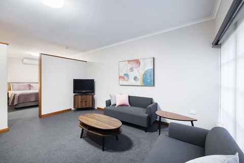 Adelaide Inn - Accommodation Fremantle 1