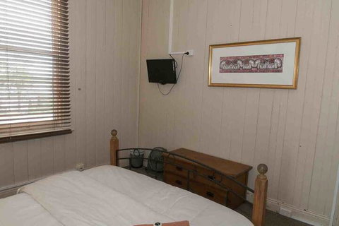 Ulmarra Hotel - Accommodation Fremantle 7