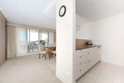 Accommodate Canberra - The Avenue - Accommodation Fremantle 4