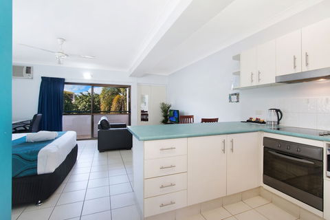 Cairns City Palms - Accommodation Fremantle 2
