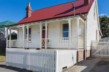 Brampton Cottage - Accommodation Fremantle 0