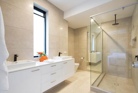 103 Noosa Parade - Accommodation Fremantle 6