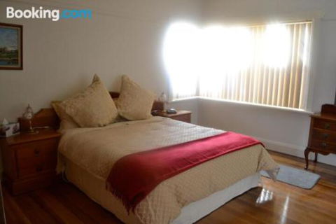 Hillside Cottage - Accommodation Fremantle 3